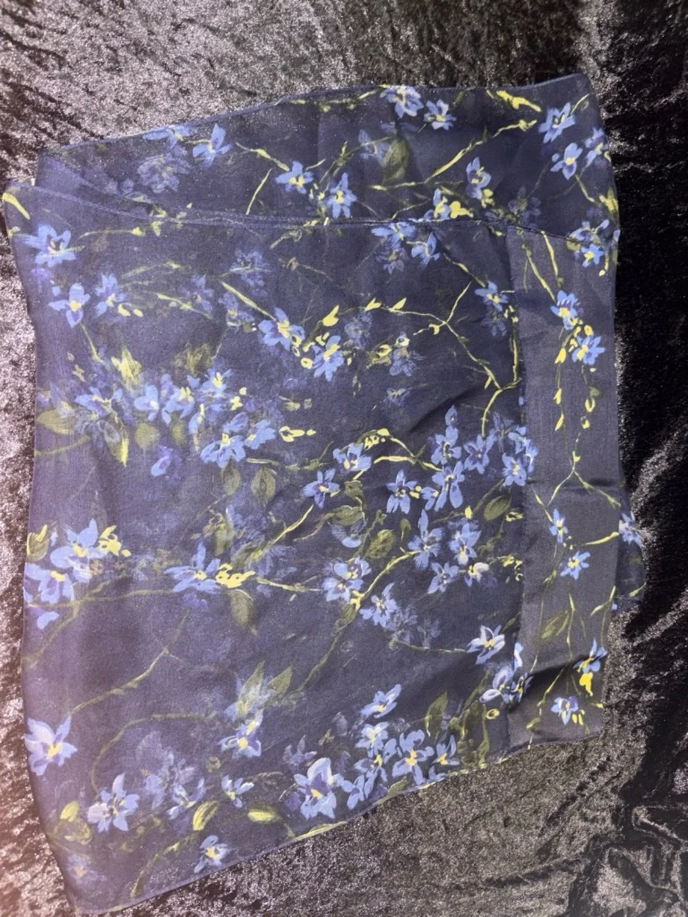Floral Print Sheer Silk Oblong Scarf Dark Navy Blue Romantic Botanical EUC